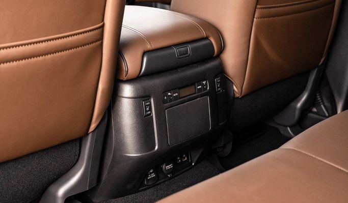 New Nissan Armada II Facelift, 5.6 l, 2024 in Dubai by Altass Motors, Black color. GCC Specs | AUTO.AE