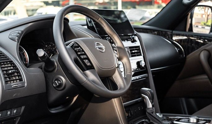 New Nissan Armada II Facelift, 5.6 l, 2024 in Dubai by Altass Motors, Black color. American Specs | AUTO.AE