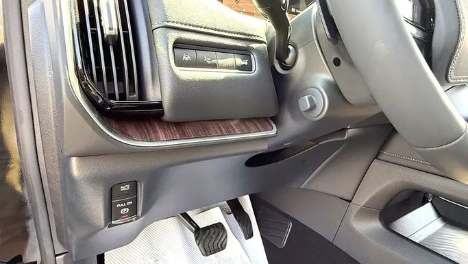 New Nissan Armada III, 3.5 l, 2025 in Dubai by Valcor Auto, Black color. Canadian Specs | AUTO.AE