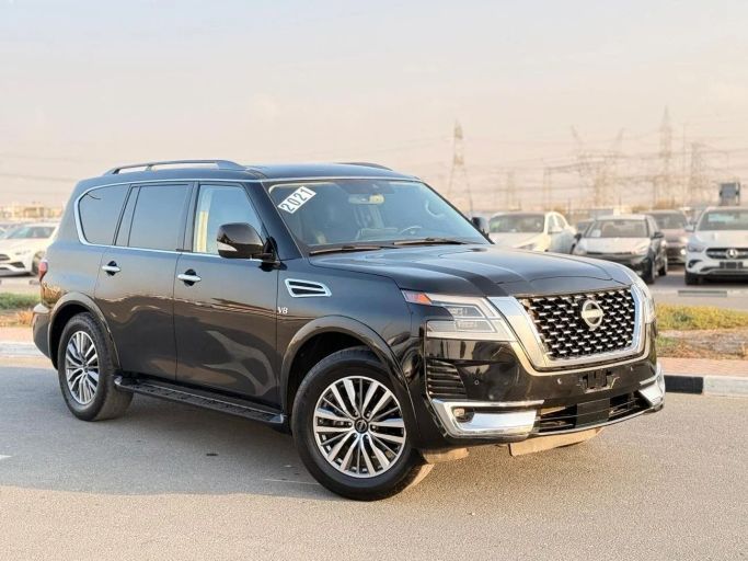 Подержанный Nissan Armada II Рестайлинг, 5.6 л, 2021 в Дубае от GHAZNI MOTORS Черный цвет. Американская | AUTO.AE