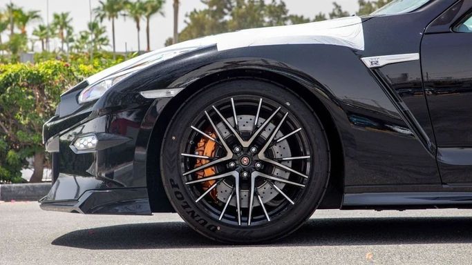 Новый Nissan GT-R I Рестайлинг 4, 3.8 л, 2025 в Дубае от Dresden Motors Черный цвет. Канадская | AUTO.AE