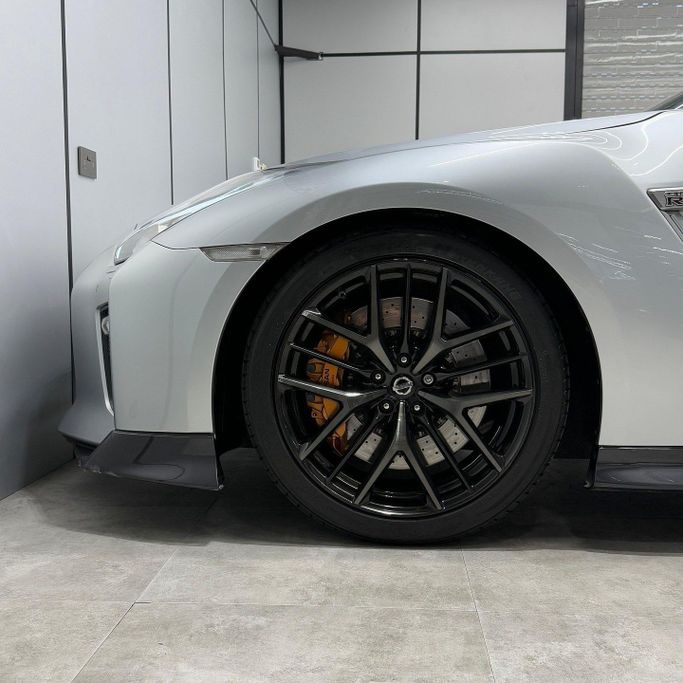 Used Nissan GT-R I Facelift 3, 3.8 l, 2017 in Dubai by AAA Motors, Silver color. European Specs | AUTO.AE