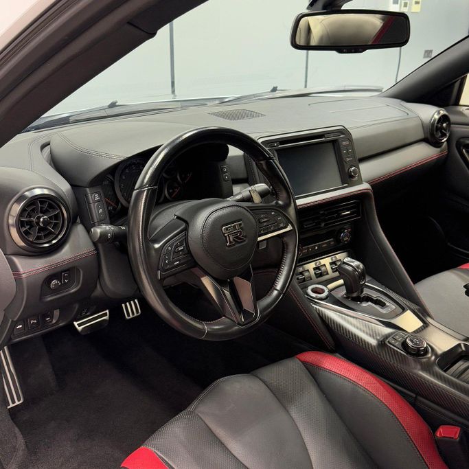 Used Nissan GT-R I Facelift 3, 3.8 l, 2017 in Dubai by AAA Motors, Silver color. European Specs | AUTO.AE