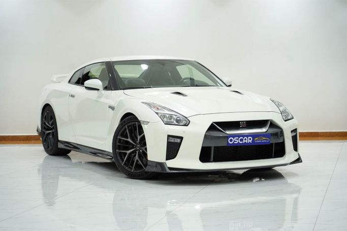 Used Nissan GT-R I Facelift 3, 3.8 l, 2019 in Dubai by Oscar Motors, White color.  | AUTO.AE