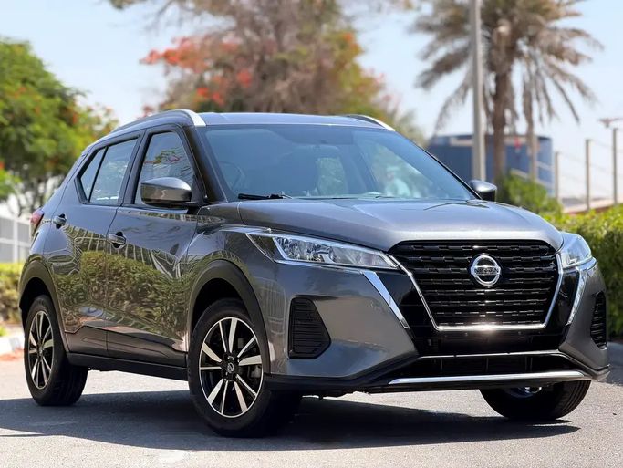 مستعملة ⁦Nissan Kicks أنا فيس ليفت، 1.6 l، 2022⁩ في في الإمارات, دبي من Alta Class Motors، اللون رمادي. مواصفات الخليج | AUTO.AE | إعلان #285599
