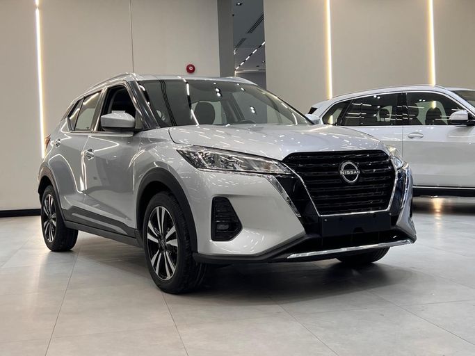 مستعملة ⁦Nissan Kicks أنا فيس ليفت، 1.5 l، 2024⁩ في في الإمارات, دبي من SYARTI CAR TRADING، اللون فضي. مواصفات الخليج | AUTO.AE | إعلان #290156