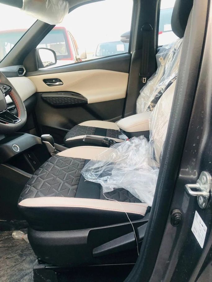 New Nissan Magnite I Facelift, 1.0 l, 2025 in Dubai by World Center Motors FZE, Grey color. Other | AUTO.AE