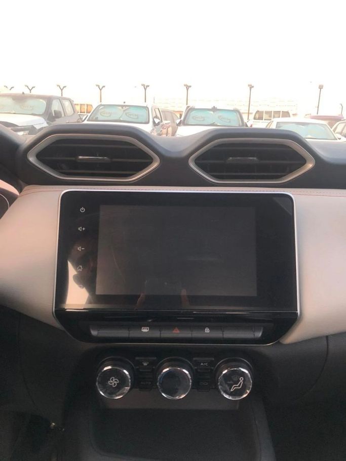 New Nissan Magnite I Facelift, 1.0 l, 2025 in Dubai by World Center Motors FZE, Grey color. Other | AUTO.AE