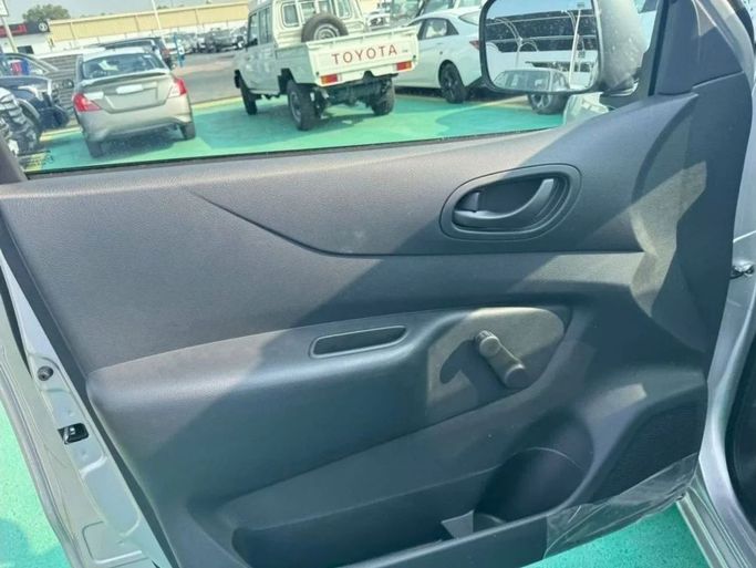 Новый Nissan Navara (Frontier) IV (D23), 2.3 л, 2023 в Дубае от Mohamed Hakim Motors Серебристый цвет. GCC | AUTO.AE