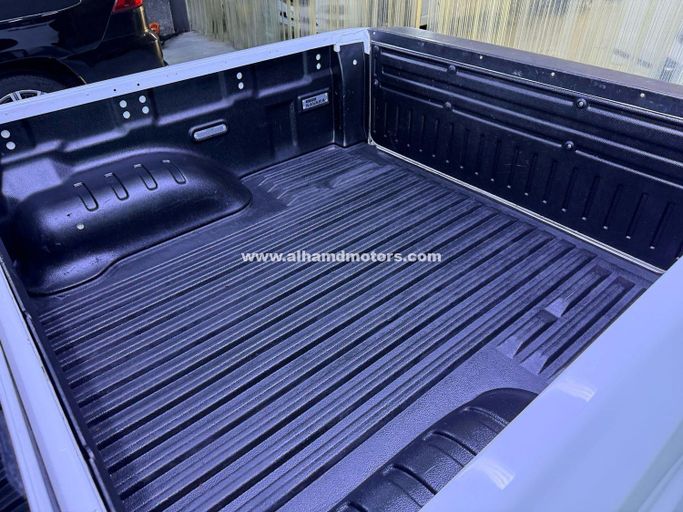 Used Nissan Navara (Frontier) IV (D23), 2.3 l, 2015 in Dubai by Alhamd Motors, White color. Other | AUTO.AE