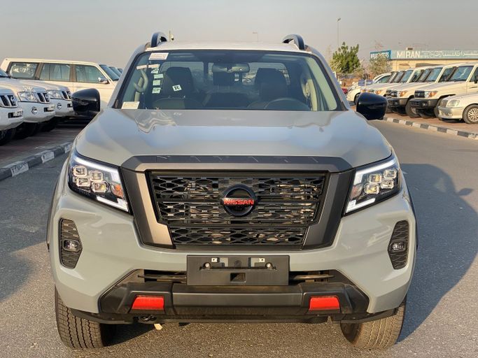 Новый Nissan Navara (Frontier) IV (D23), 2.5 л, 2025 в Дубае от MENAMOTORS Серый цвет. Other | AUTO.AE