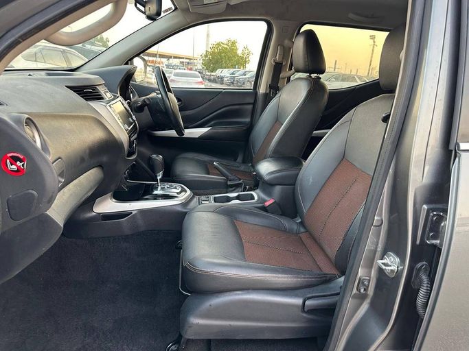 Подержанный Nissan Navara (Frontier) IV (D23), 2.3 л, 2019 в Дубае от Alhamd Motors Серый цвет. Other | AUTO.AE