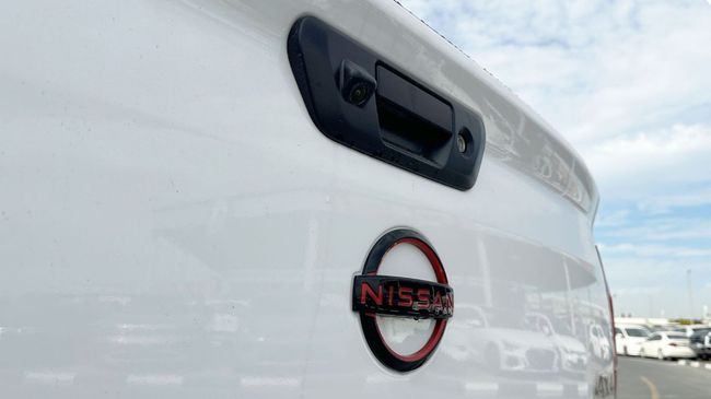 Новый Nissan Navara (Frontier) IV (D23), 2.5 л, 2025 в Дубае от Falcons GT Motors FZCO Белый цвет. Европейская | AUTO.AE