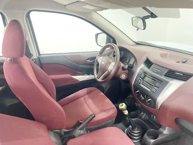 Подержанный Nissan Navara (Frontier) IV (D23), 2.5 л, 2016 в Дубае от Gulf Motors Белый цвет. GCC | AUTO.AE