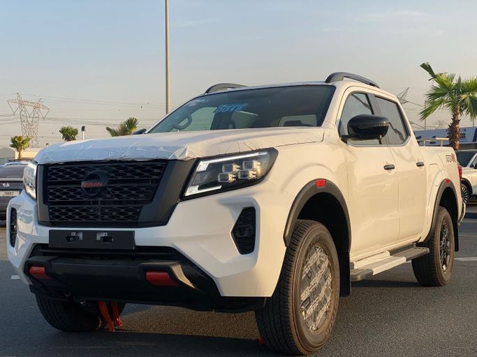 جديدة Nissan Navara (Frontier) IV (D23), 2.5 l, 2025 في في دبي من MENAMOTORS، اللون أبيض. أخرى | AUTO.AE