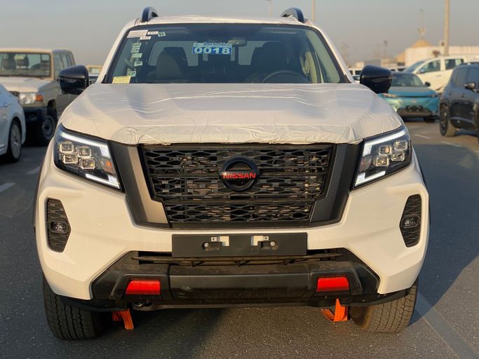 جديدة Nissan Navara (Frontier) IV (D23), 2.5 l, 2025 في في دبي من MENAMOTORS، اللون أبيض. أخرى | AUTO.AE