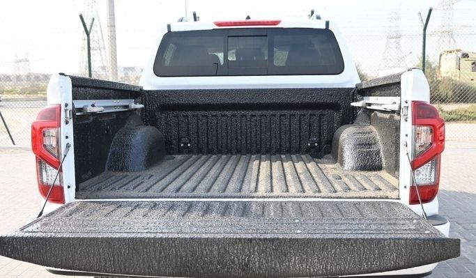 جديدة Nissan Navara (Frontier) IV (D23), 2.5 l, 2025 في في دبي من AYT Motors، اللون أبيض. أخرى | AUTO.AE