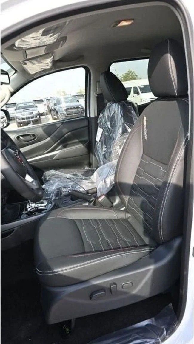 جديدة Nissan Navara (Frontier) IV (D23), 2.5 l, 2025 في في دبي من AYT Motors، اللون أبيض. أخرى | AUTO.AE