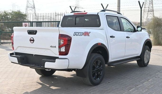 جديدة Nissan Navara (Frontier) IV (D23), 2.5 l, 2025 في في دبي من AYT Motors، اللون أبيض. أخرى | AUTO.AE