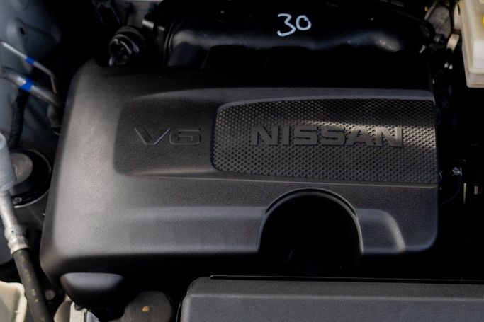 Подержанный Nissan Pathfinder V, 3.5 л, 2024 в Дубае от Linda Cars Серый цвет. GCC | AUTO.AE