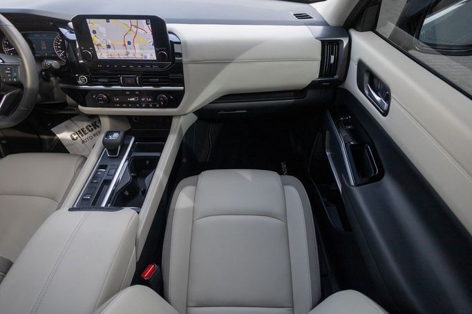 Подержанный Nissan Pathfinder V, 3.5 л, 2024 в Дубае от Linda Cars Серый цвет. GCC | AUTO.AE