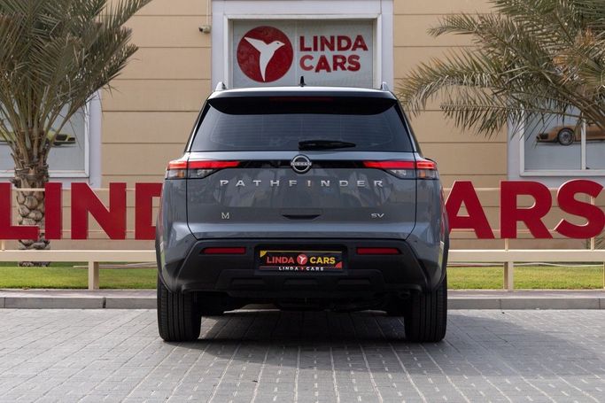Подержанный Nissan Pathfinder V, 3.5 л, 2024 в Дубае от Linda Cars Серый цвет. GCC | AUTO.AE