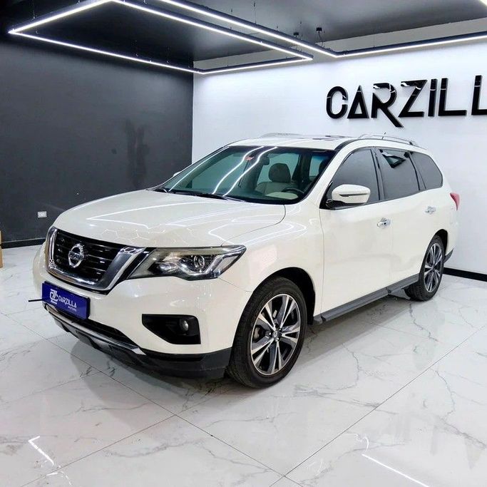 Used Nissan Pathfinder IV Facelift, 3.5 l, 2019 in Dubai by Carzilla Motors, White color. GCC Specs | AUTO.AE
