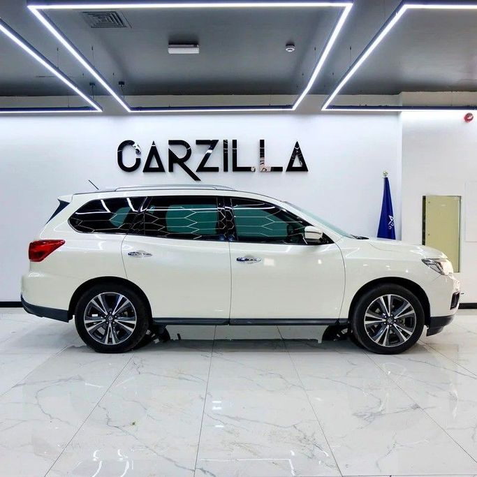 Used Nissan Pathfinder IV Facelift, 3.5 l, 2019 in Dubai by Carzilla Motors, White color. GCC Specs | AUTO.AE