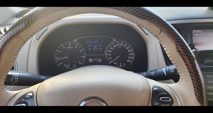Used ⁦Nissan Pathfinder IV Facelift, 3.5 l, 2017⁩ in UAE, Dubai by MASTER CARS USED CARS, White color. American Specs | AUTO.AE | Listing #287321