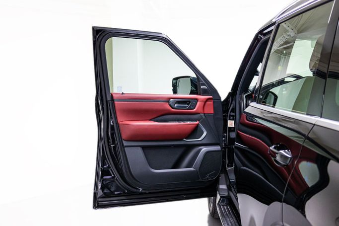 Nissan Patrol VI (Y62) Рестайлинг 2, 2025 внедорожник 5 дв. бизнес класса в Дубае от POF RENTAL черный цвет | AUTO.AE