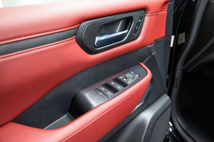 Nissan Patrol VI (Y62) Рестайлинг 2, 2025 внедорожник 5 дв. бизнес класса в Дубае от POF RENTAL черный цвет | AUTO.AE