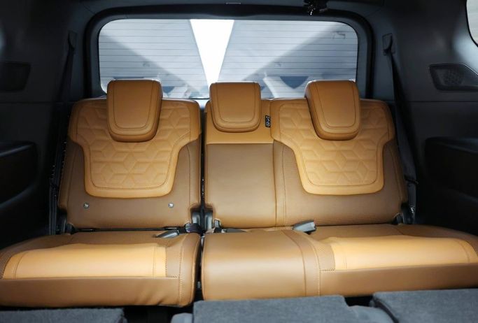 Nissan Patrol VI (Y62) Рестайлинг 2, 2025 внедорожник 5 дв. бизнес класса в Дубае от POF RENTAL белый цвет | AUTO.AE