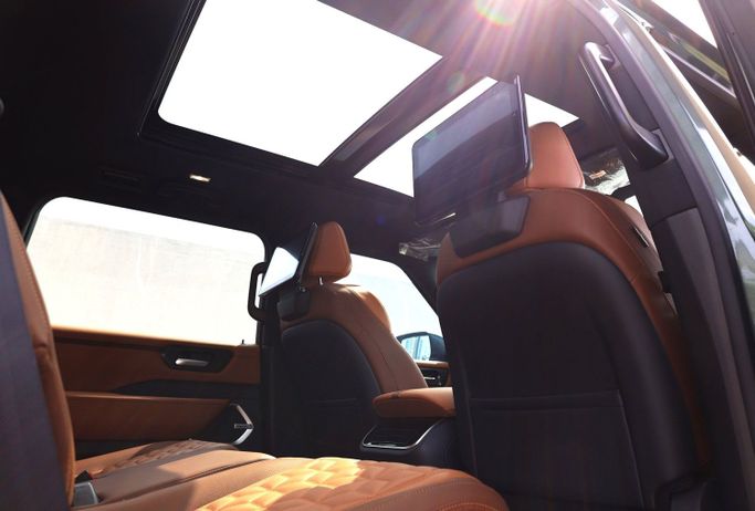 Nissan Patrol VI (Y62) Рестайлинг 2, 2025 внедорожник 5 дв. бизнес класса в Дубае от POF RENTAL зеленый цвет | AUTO.AE