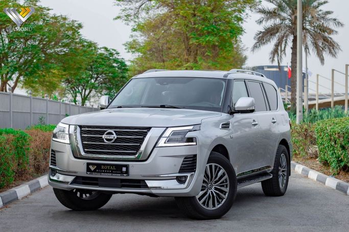 Подержанный Nissan Patrol VI (Y62) Рестайлинг 2, 5.6 л, 2021 в Дубае от Royal Daimond Motors Серый цвет. GCC | AUTO.AE