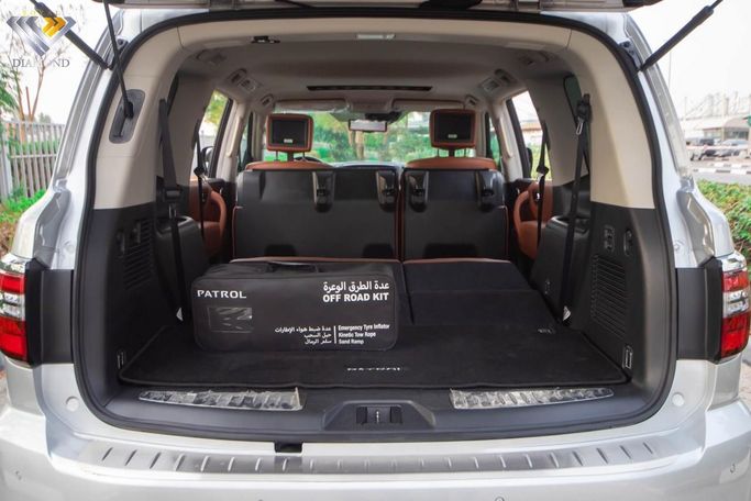Подержанный Nissan Patrol VI (Y62) Рестайлинг 2, 5.6 л, 2021 в Дубае от Royal Daimond Motors Серый цвет. GCC | AUTO.AE