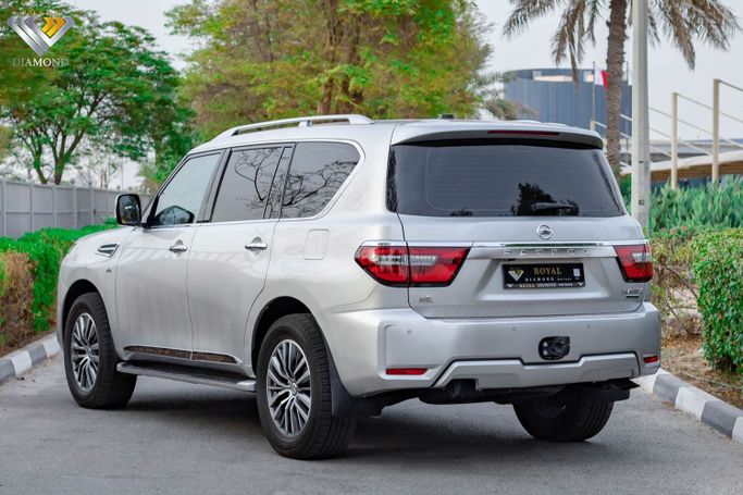 Подержанный Nissan Patrol VI (Y62) Рестайлинг 2, 5.6 л, 2021 в Дубае от Royal Daimond Motors Серый цвет. GCC | AUTO.AE