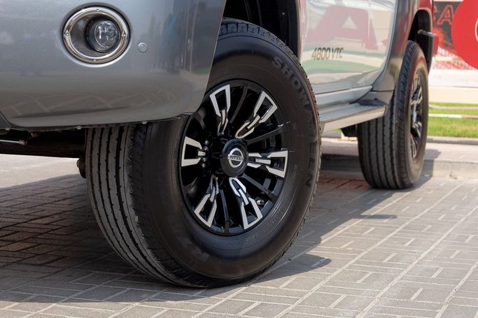 Used Nissan Patrol V (Y61) Facelift, 4.8 l, 2024 in Dubai by Linda Cars, White color. GCC Specs | AUTO.AE