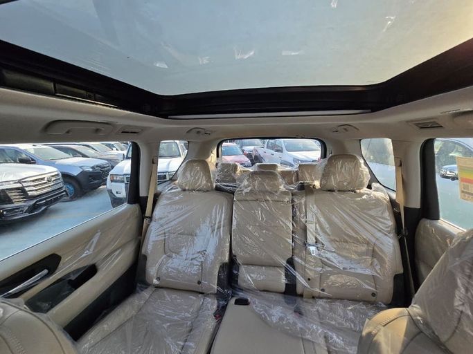 Новый Nissan Patrol VII (Y63), 3.5 л, 2025 в Дубае от Mohamed Hakim Motors Белый цвет. Other | AUTO.AE