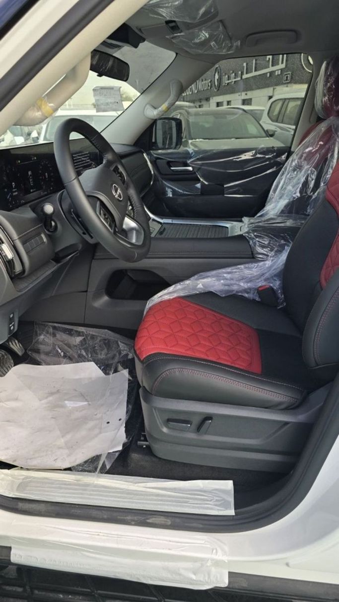 Новый Nissan Patrol VII (Y63), 3.8 л, 2025 в Дубае от Mohamed Hakim Motors Белый цвет. Other | AUTO.AE