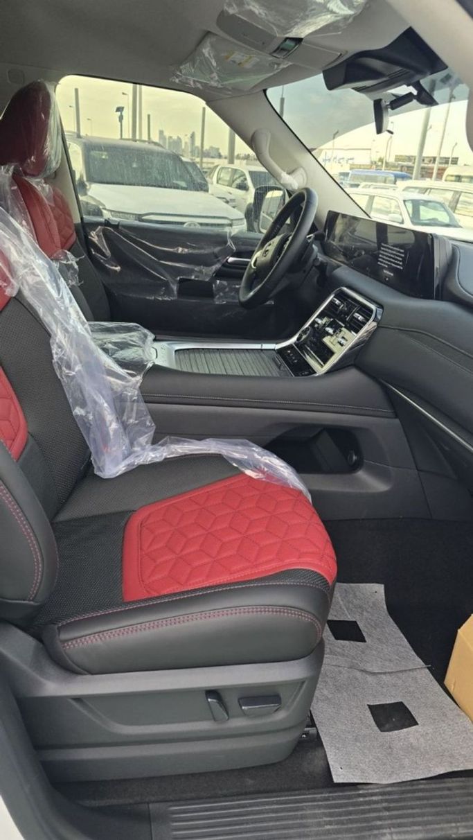 Новый Nissan Patrol VII (Y63), 3.8 л, 2025 в Дубае от Mohamed Hakim Motors Белый цвет. Other | AUTO.AE