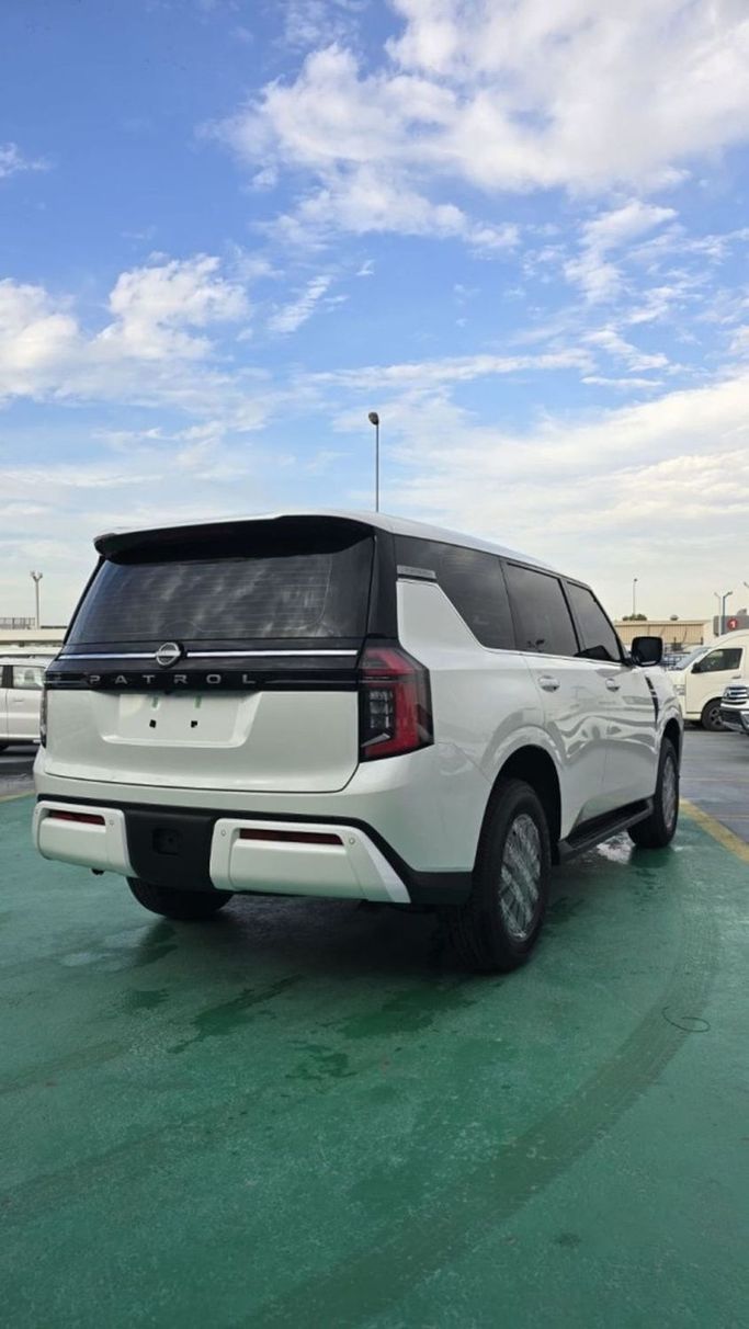Новый Nissan Patrol VII (Y63), 3.8 л, 2025 в Дубае от Mohamed Hakim Motors Белый цвет. Other | AUTO.AE