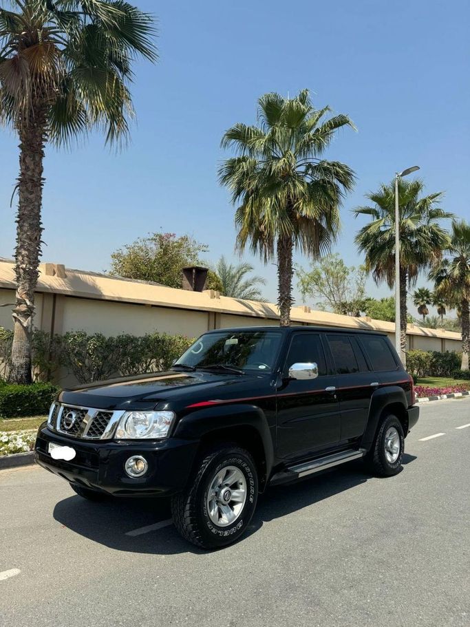 Used Nissan Patrol V (Y61) Facelift, 4.8 l, 2023 in Dubai by Lahbab Motors, Black color. GCC Specs | AUTO.AE