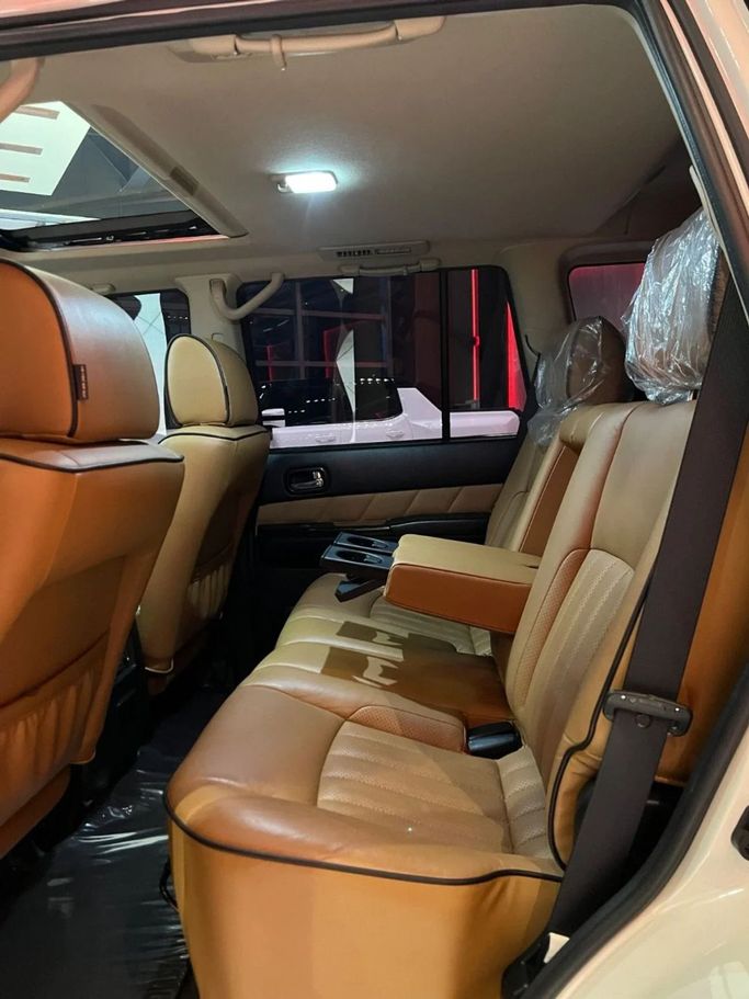 Used Nissan Patrol V (Y61) Facelift, 4.8 l, 2019 in Dubai by A Class Motors, White color.  | AUTO.AE