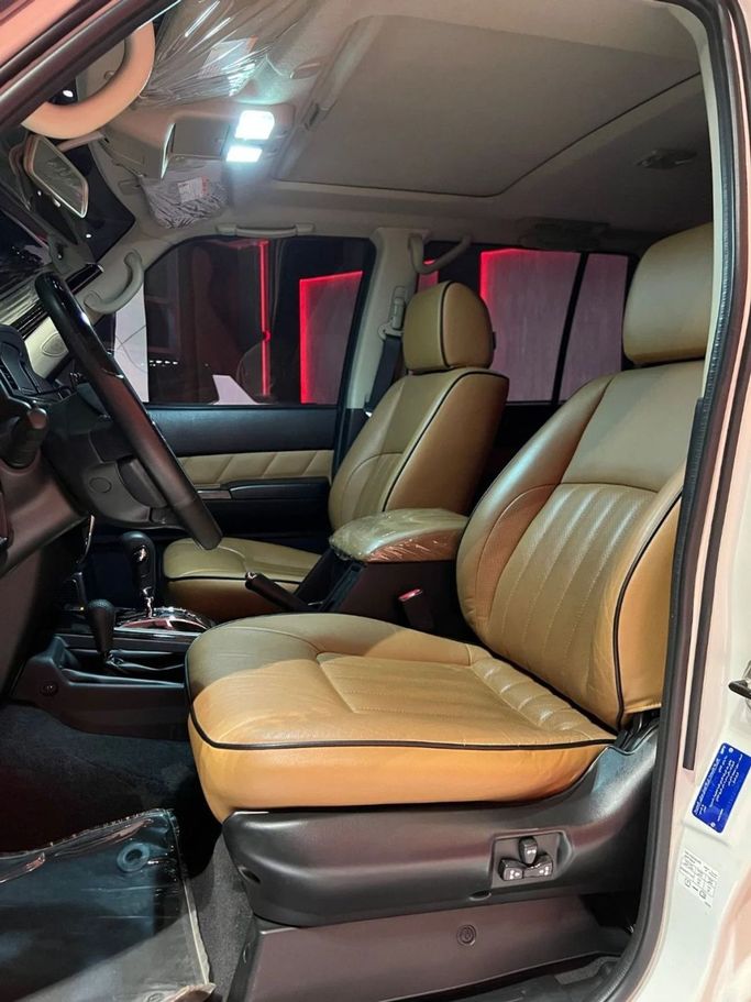 Used Nissan Patrol V (Y61) Facelift, 4.8 l, 2019 in Dubai by A Class Motors, White color.  | AUTO.AE