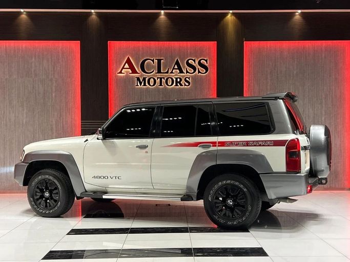 Used Nissan Patrol V (Y61) Facelift, 4.8 l, 2019 in Dubai by A Class Motors, White color.  | AUTO.AE