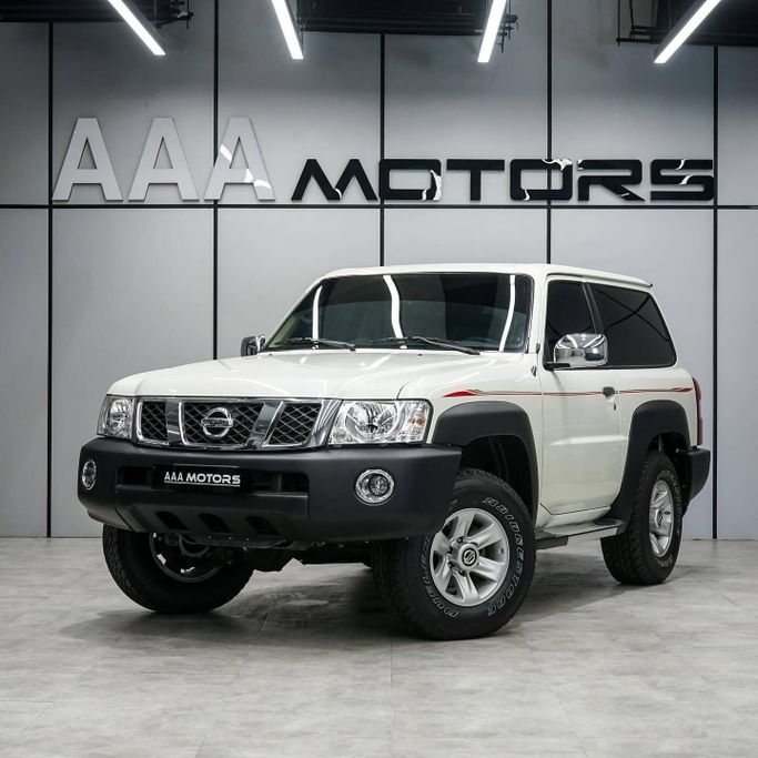 Used Nissan Patrol V (Y61) Facelift, 4.8 l, 2023 in Dubai by AAA Motors, White color. GCC Specs | AUTO.AE