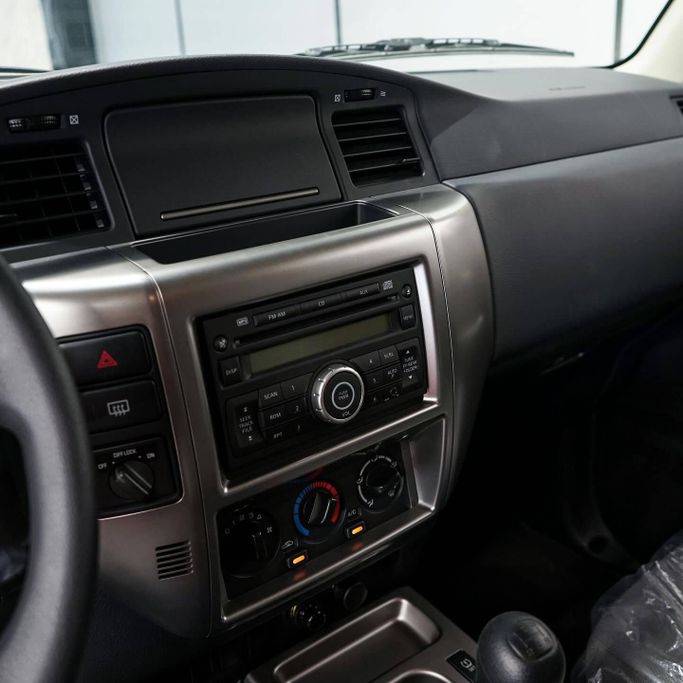 Used Nissan Patrol V (Y61) Facelift, 4.8 l, 2023 in Dubai by AAA Motors, White color. GCC Specs | AUTO.AE