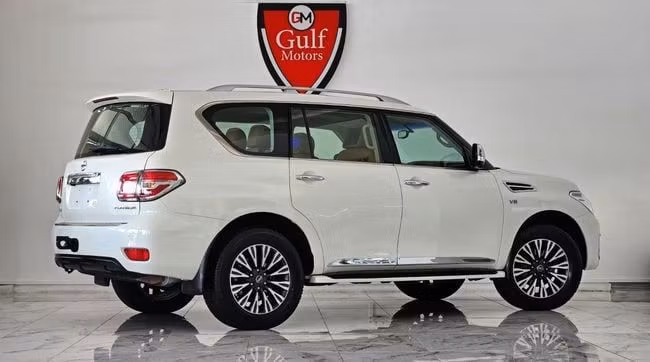 Used Nissan Patrol VI (Y62) Facelift, 5.6 l, 2015 in Dubai by Gulf Motors, White color. GCC Specs | AUTO.AE