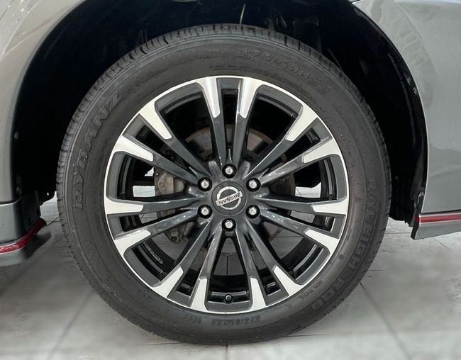 Used Nissan Patrol VI (Y62) Facelift, 5.6 l, 2017 in Dubai by Gulf Motors, Grey color. GCC Specs | AUTO.AE