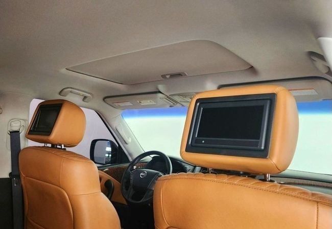 Used Nissan Patrol VI (Y62) Facelift, 5.6 l, 2017 in Dubai by Gulf Motors, Grey color. GCC Specs | AUTO.AE